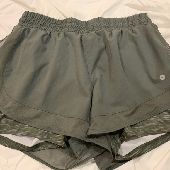 Shorts - Picture 1 of 2